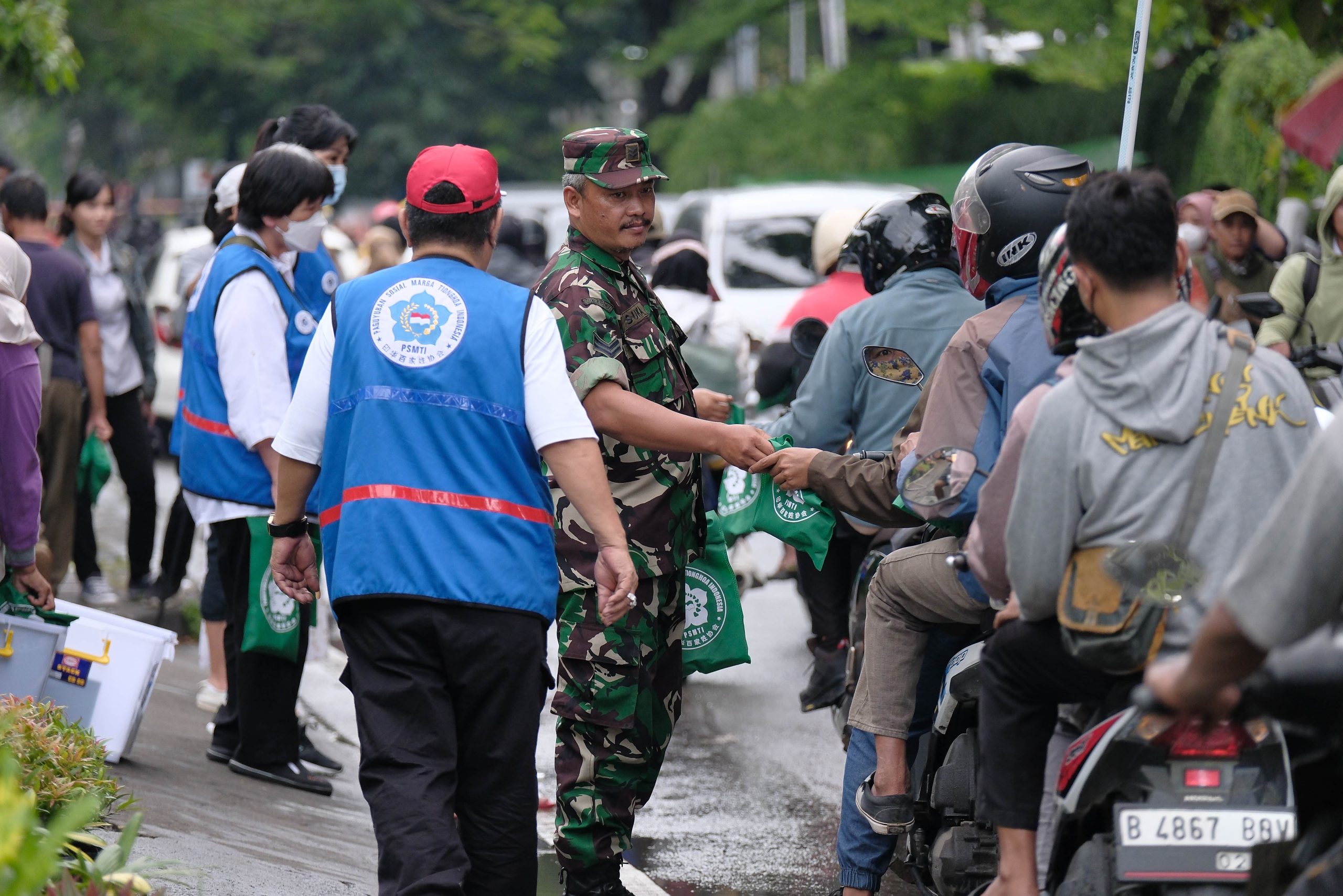 Berbagi Kebahagiaan, PSMTI Pusat Bagikan 2023 Takjil Ramadhan