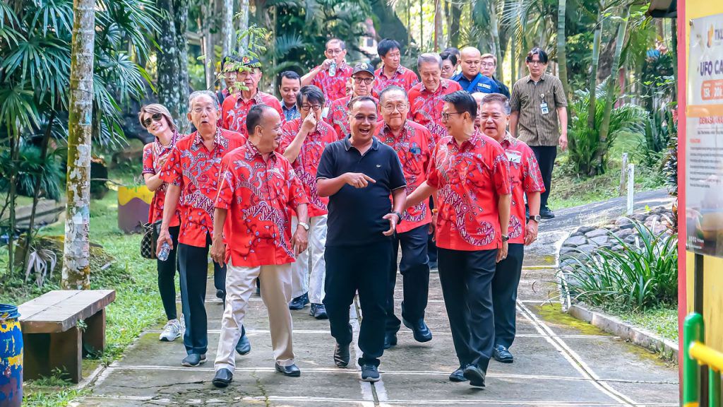 Dukung Penghijauan Kota Magelang, PSMTI Jateng Berikan 1000 Bibit Pohon