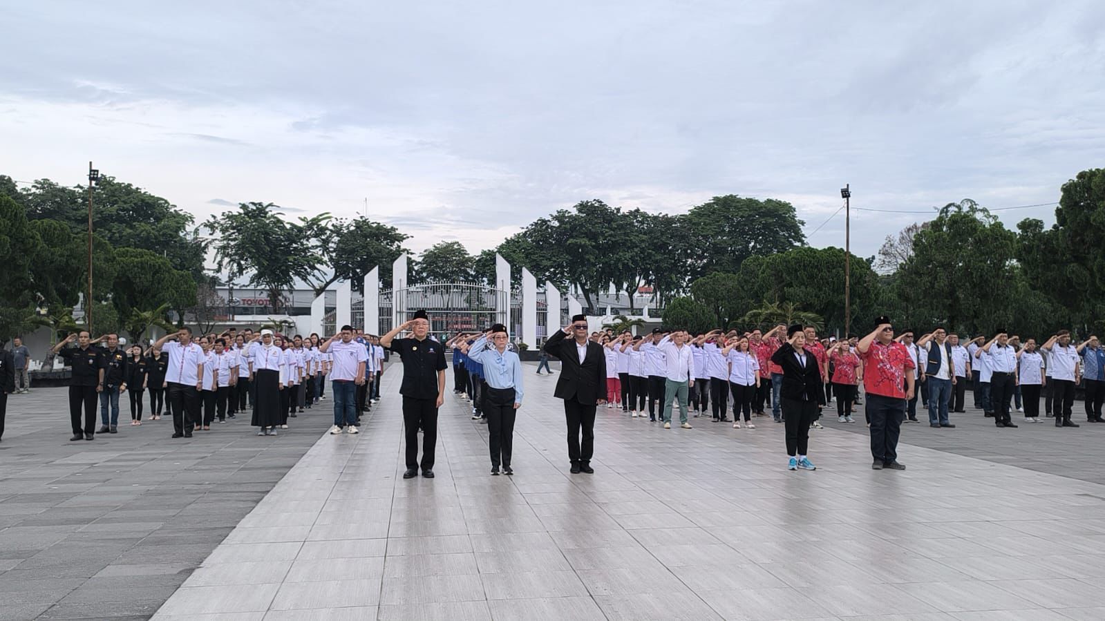 Sambut Hari Kemerdekaan RI, PSMTI Sumatera Utara Ziarah ke Taman Makam Pahlawan