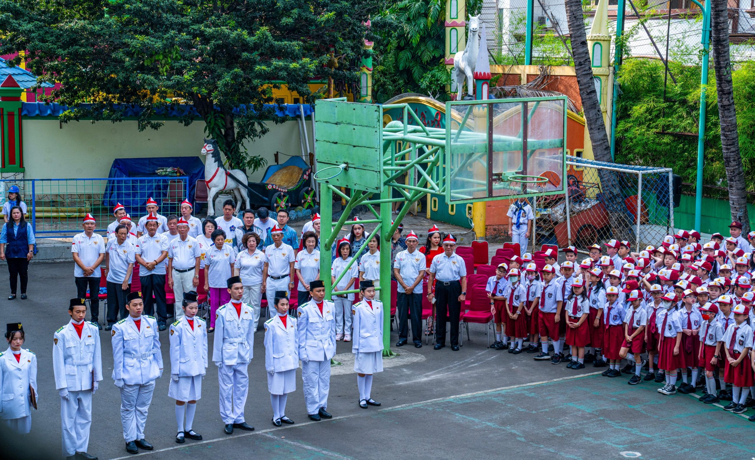 PSMTI DKI Jakarta Gelar Upacara Pengibaran Bendera Merah Putih di Sekolah Pelita II Jakarta Barat