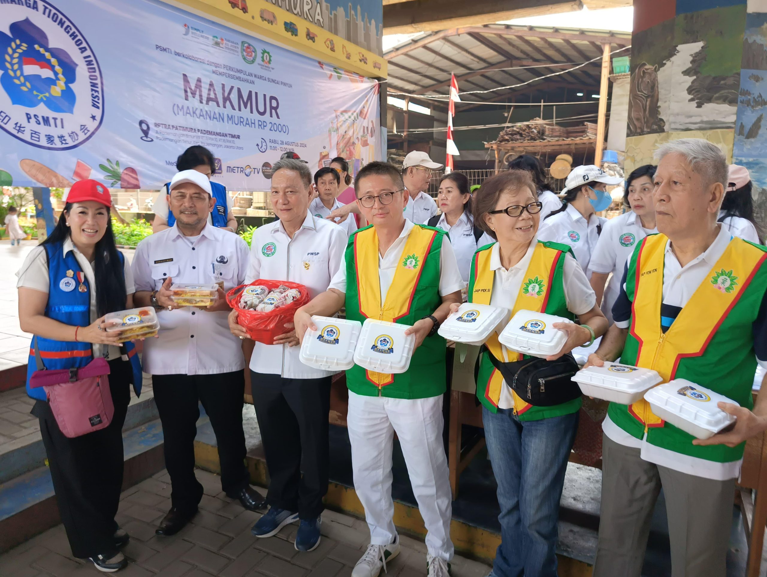 Dukung Ketahanan Pangan Masyarakat, PSMTI Pusat Kembali Bagikan Makanan Murah di Pademangan Jakarta Utara