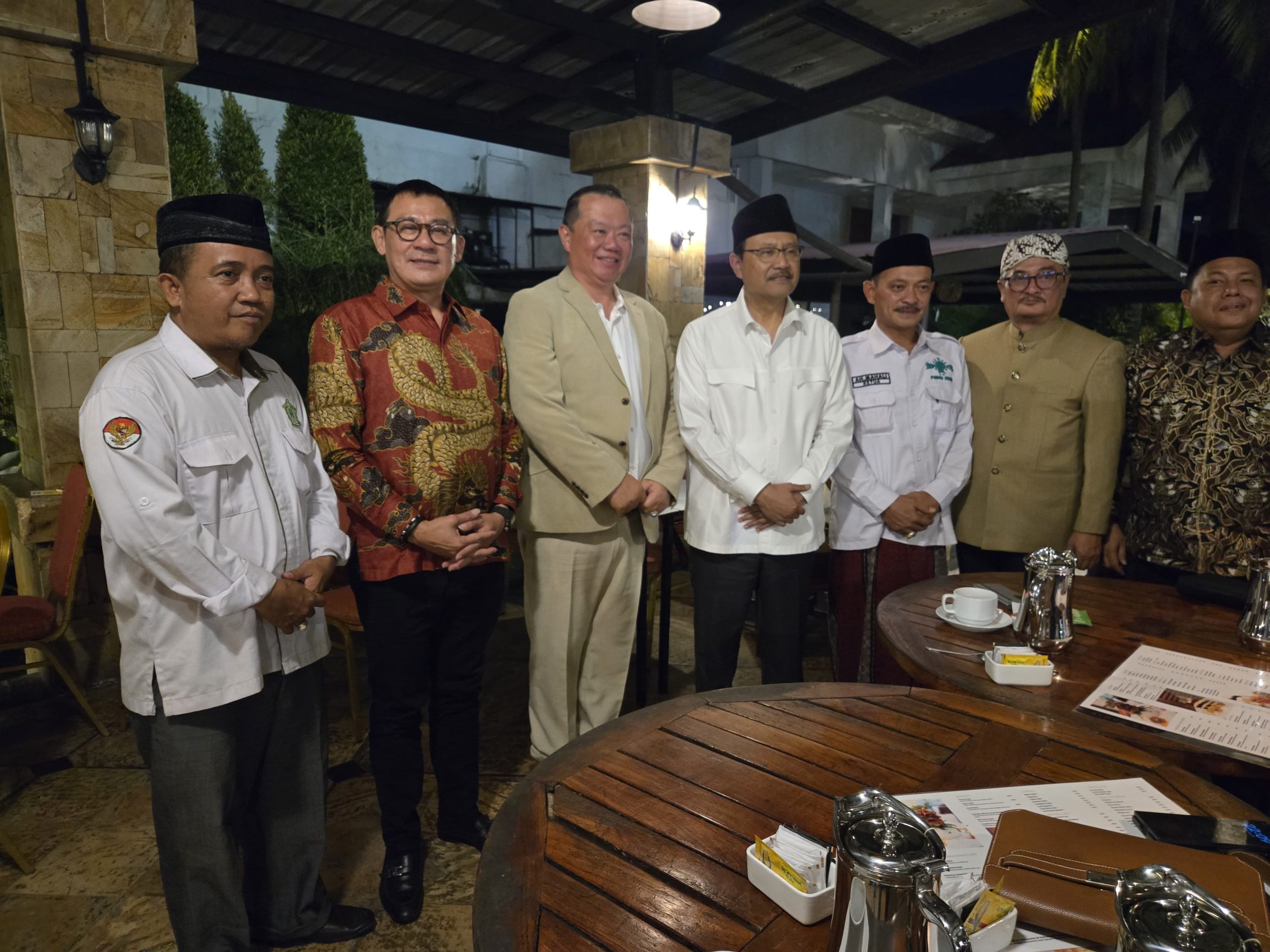 Sekum PSMTI Peng Suyoto Silaturahmi dengan Sekjen PBNU Gus Ipul